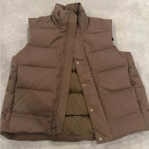Lululemon Wunder Puff 600-Down Men's Medium
Brown Vest